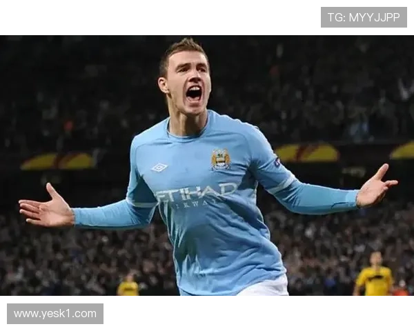 哲科与伊布在高位持球率下形成突破与直塞结构差异