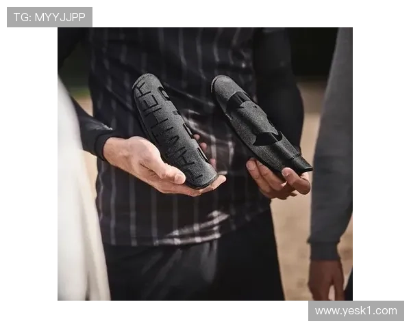 护腿板要求：需为合格材料并被袜子完全遮盖，裁判可检查