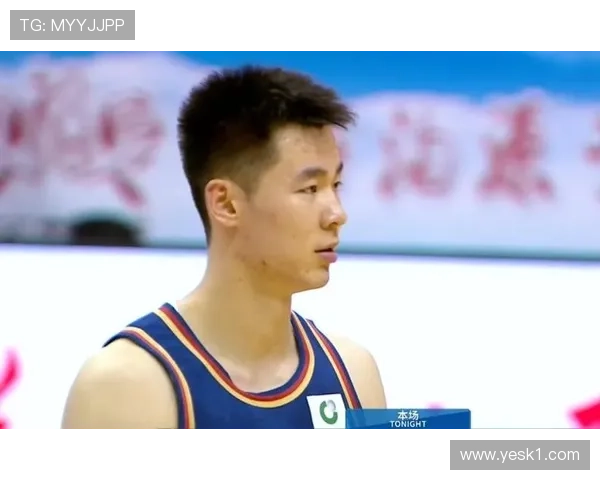 郭昊文这自律程度,凌晨四点健身房打卡跟闹着玩似的 郭昊文这自律程度,凌晨四点健身房打卡跟闹着玩似的